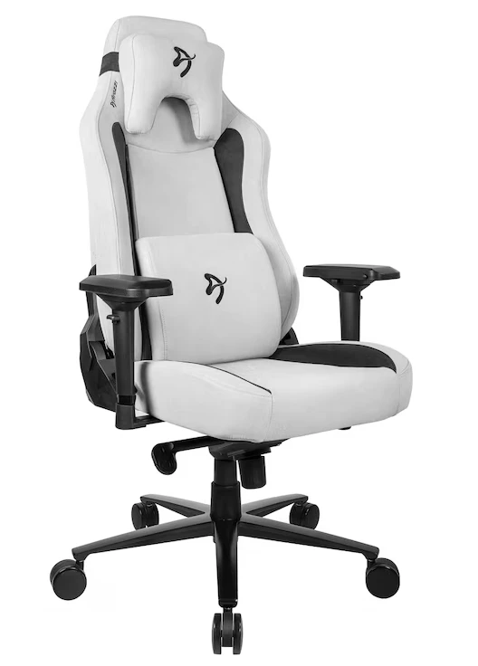 En gamingstol är ett måste som inredning i ett gamingrum tycker vi.