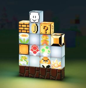 Super Mario bygga själv lampa är en perfekt julklapp till en gamer.
